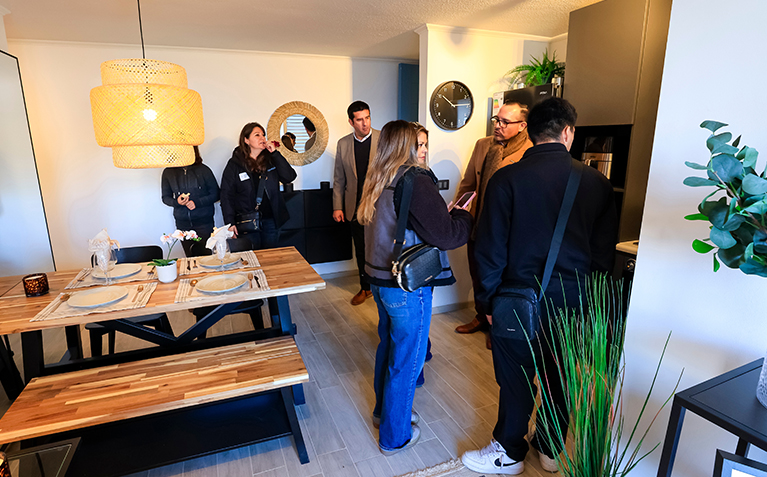 Futuros propietarios de Bosquemar inauguran flamante departamento piloto